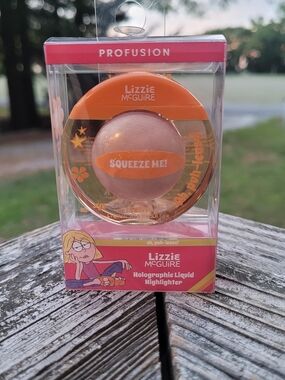 Profusion Cosmetics Holographic Liquid Highlighter - Peach Pink